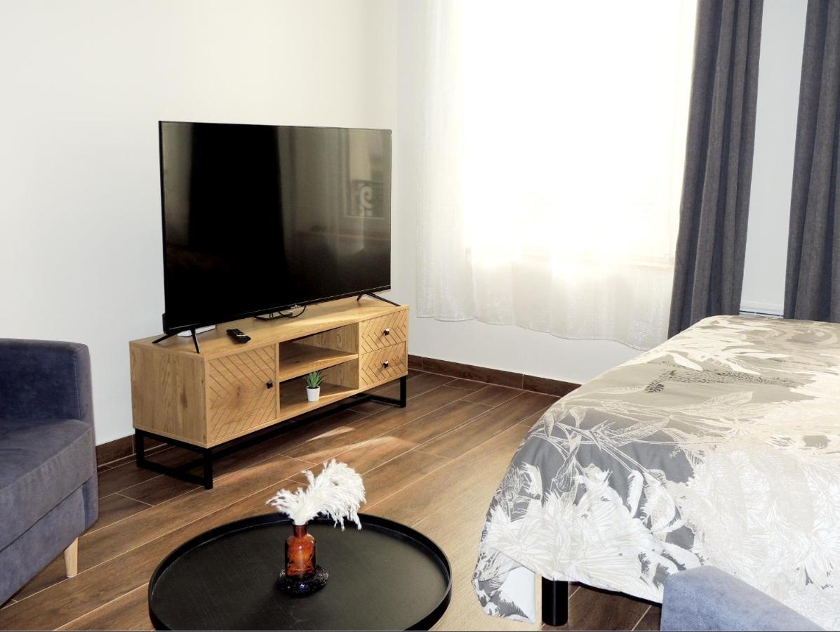 Studio Tout Confort A 2 Pas Du Chateau St Germain Saint-Germain-en-Laye Eksteriør bilde